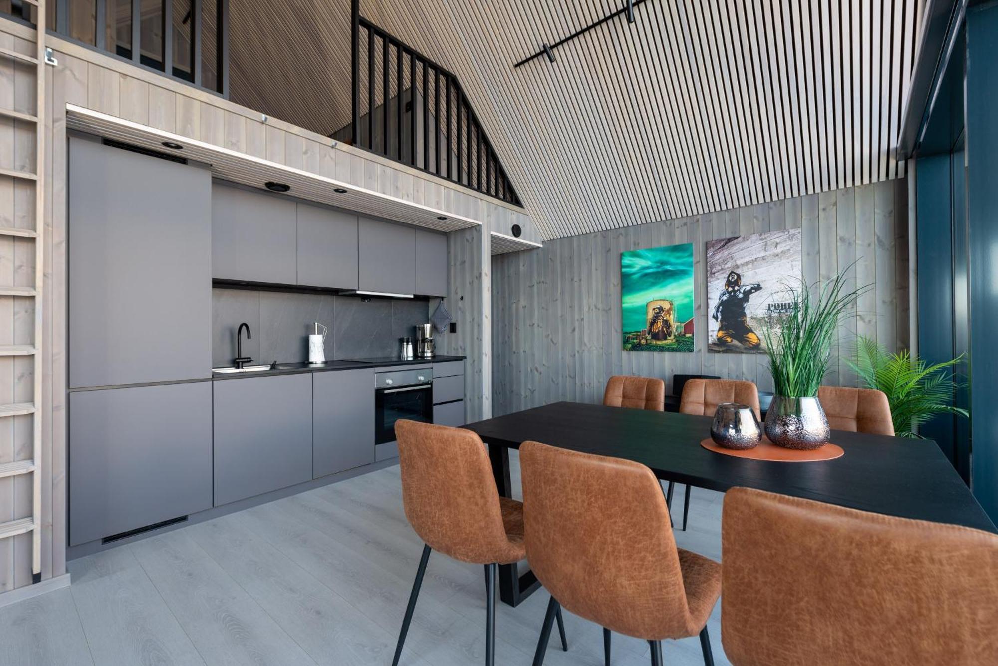 Cornerview Apartment Henningsvaer Exterior photo