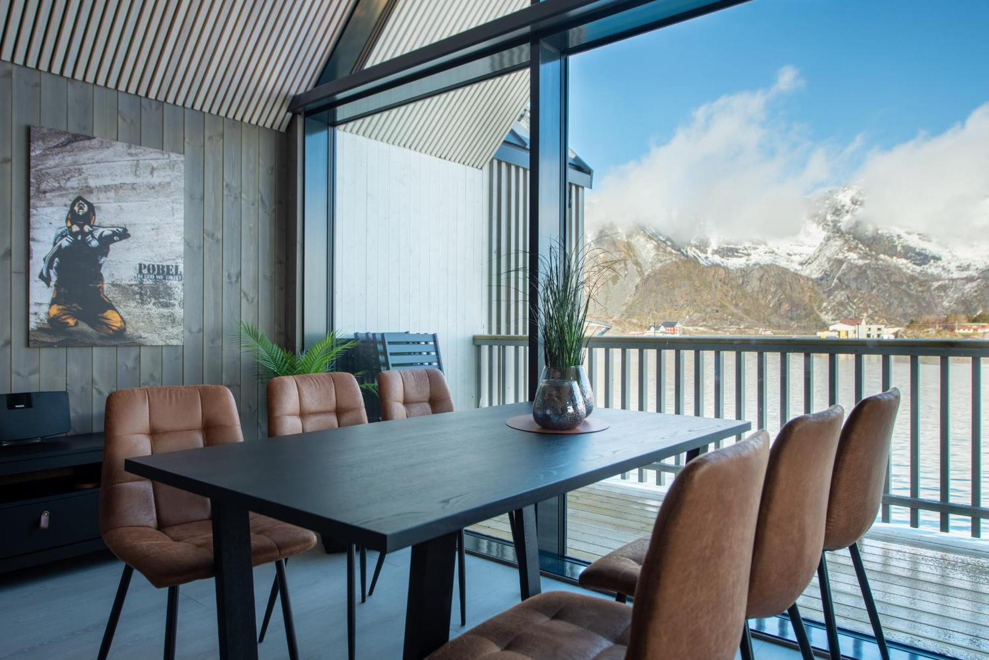 Cornerview Apartment Henningsvaer Exterior photo